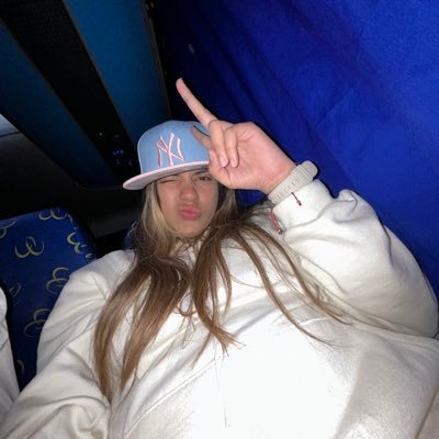 Oriianaasbn's profile picture. Eras la princesa de papi y ahora eres Mi Reiina💘 CORINA SMITH
----- 
Matheus♡