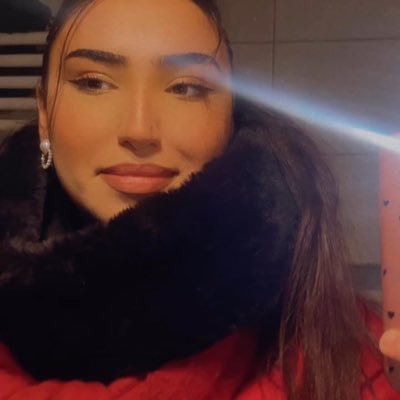 PardisEsmaeli's profile picture. 