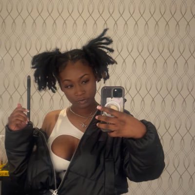 i do it all fr | this is a lindsey stan acc | ig: muvataae