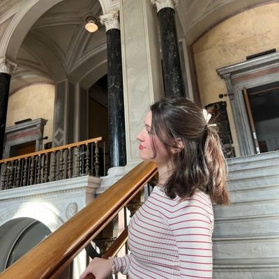 “Era inevitable: el olor de las almendras amargas le recordaba siempre el destino de los amores contrariados“.