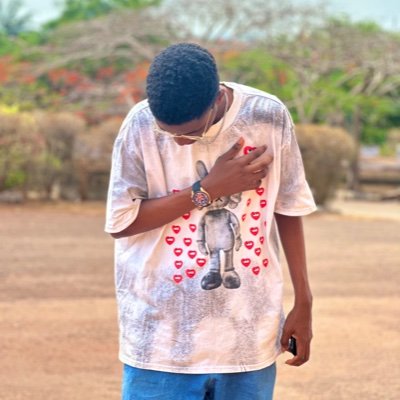 I’m an Editor and Digital marketer
But I Dey catch cruise normally 😅