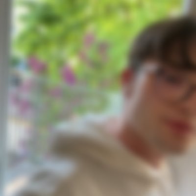 CaresBttm's profile picture. (: