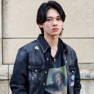 syodai_32's profile picture. 20歳の180cm @AOX_official_BW