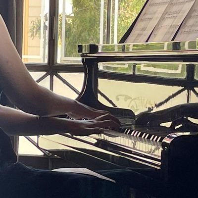 Composer. Now studying at @liceu1837
In Bluesky as @agathecasals.bsky.social