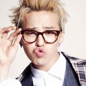 3뱅+최승현 고삼이라서 기운이 조금 없지만 오빠들로 버티고 있어요!!선뎀/선멘션 환영!
https://t.co/uz9tJ8Pa0j
