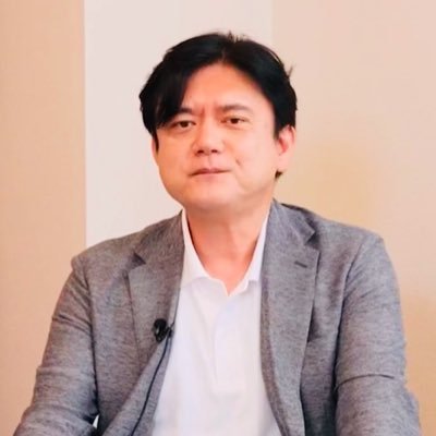 カナダ店舗経営(ﾊﾞﾝｸｰﾊﾞｰ•ｳｨｽﾗｰ) CRESCENT MOON ENTERPRISES代表 (GIFTS AND THINGS•THE LITTLE THINGS) ,カナダにビジネスで永住権,東京のCO2削減で都内観光を推進する会 代表,環境に優しいイベント,元23区職員, カナダ店の視察などはDMで！