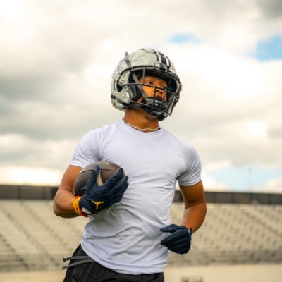 PICK NORTH HS C/O 27 5’8 155lbs Football & Track, State Qualifier tyicewarren28@gmail.com 614.301.6464