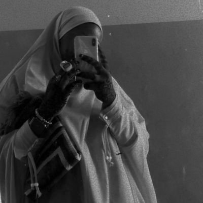 Booklover||writer||
student nurse🩺🤍||
muslimah ❤️||lifestyle and beauty.