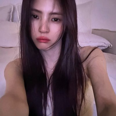 • nsfw • roleplay • feel free to dm • down for anything • girl bias • bi •