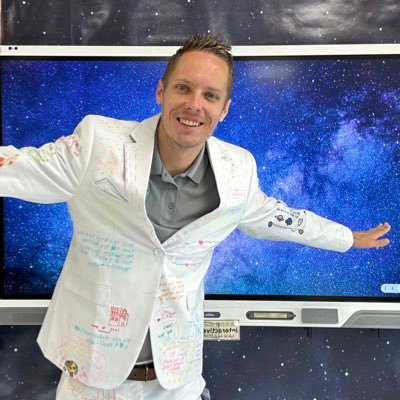 JordanPotrzeba's profile picture. ⚡️ Runner 🌎 Explorer 🍎 Teacher 🖥 Blogger 🏝 Beachgoer 📚 Reader …Have the BEST DAY EVER!!