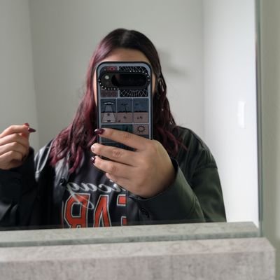 verdongurney's profile picture. 𝓘 𝓰𝓾𝓮𝓼𝓼 𝓘'𝓶 𝓵𝓲𝓿𝓲𝓷𝓰 𝓲𝓷 𝓪 𝓭𝓻𝓸𝓾𝓰𝓱𝓽