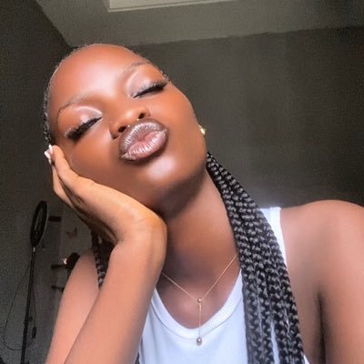 Soft with a spark ⚡️ i mind my business and make it look good 😮💨💕🎀. snap:@hen_nies