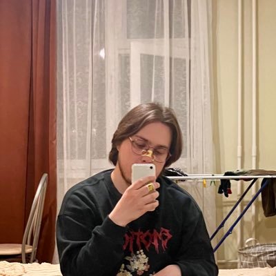 плакат альбома oshin группы diiv на стене питера паркера из нового человека паука