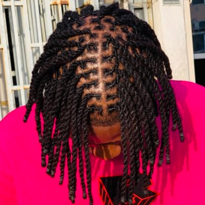 An OUTSIDER 🦍🦍🦍 A Loctician, A Natural hair/Locs stylist.