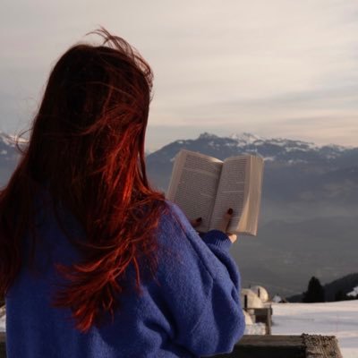 Book marketer ✨ Danish, she/her | Book person passionate about vanilla lattes and good sunsets. Views own etc 🌿