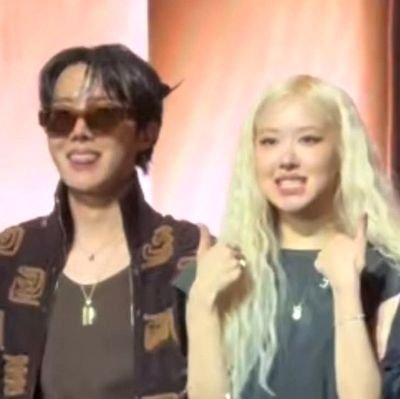 acervo para os maiores grupos do mundo, BTS e BLACKPINK!