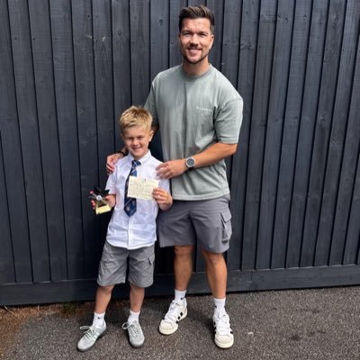 SR_93x's profile picture. @SwansOfficial | @Cymru | @WelshRugbyUnion Doube x2🥃🥃 🦢🏴󠁧󠁢󠁷󠁬󠁳󠁿