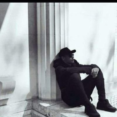 I come here to speak my mind bcos talking to a therapist is too expensive.
I have the best music taste then anybody you'll ever know 🎵 song writer ✒️ 📃