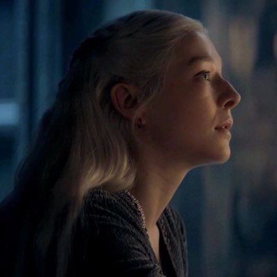 mysariarchy's profile picture. 