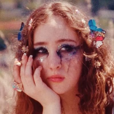 𓂃 . 𝘴𝘰𝘶 𝘧𝘦𝘪𝘵𝘢 𝘥𝘦 𝙘𝙖𝙤𝙨 🦋 1990 © straight from the tortured poets department | lascívia tá na amazon