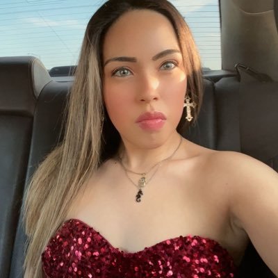 SamanthaHdz11's profile picture. your fav nurse♥️