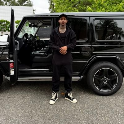 yoboypinch's profile picture. God over everything