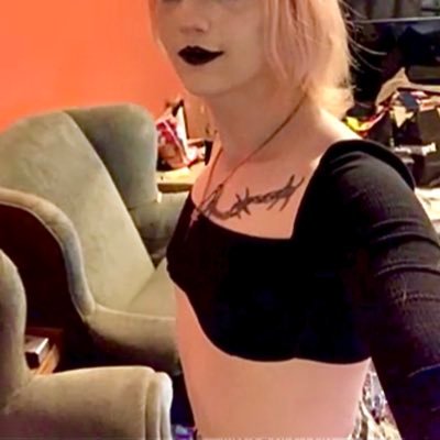 valerie_lilith's profile picture. (She/Her) 🖤