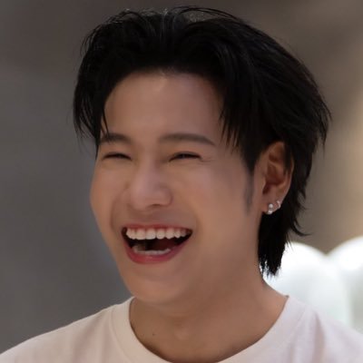 kristsingsta's profile picture. ☕️