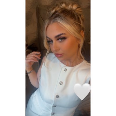 Kirstt_t's profile picture. 