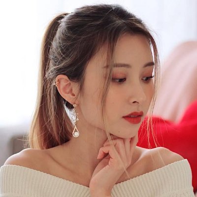 pollylim1's profile picture. Not just a pretty face - watch me work 💼