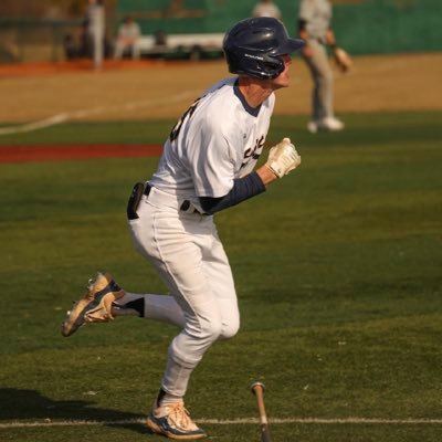 Springfield High School alum | 27’ MIF/Utility @SHUbaseballMI| @SienaHeightsFB Safety 6’1 194| 419-340-4432