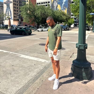 just here for the laughs.. I “occasionally” tweet about the @Eagles