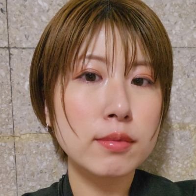 celvoke_sho's profile picture. ▽Celvoke  ルミネ有楽町店Substoremanager
▽30代
▽混合肌
▽日常に馴染むカラーメイクが得意
▽毎日メイクや新製品の情報を発信！Instagram→https://t.co/qlRBD8xC4E