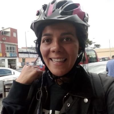 👩🌾 Cultivo orgánicos. Historiadora que dejó los archivos para cosechar brócoli. Magister en geografía.