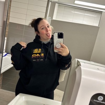 Evelyn392865839's profile picture. 