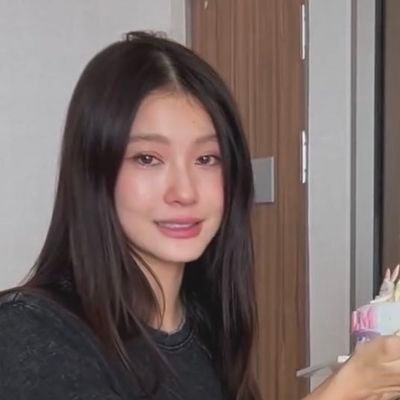 hereilia27's profile picture. isso é uma rant