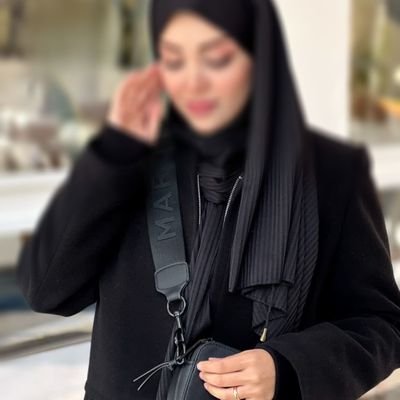 تا خدا را دارم غمی نیست، خدا را داشتن چیز کمی نیست.
فالو=فالو
