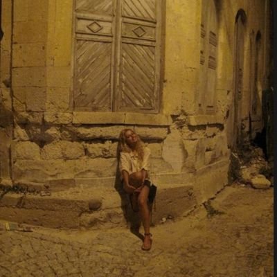 AyselBa75121767's profile picture. Heves geçer,sevgi kök salar./🖤
kova burcu🪣