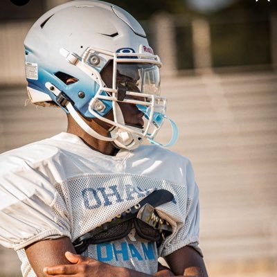 Chapel Hill High School |28’🎓 | 5’10 150lbs| GPA: 3.8 |40yr:4.67|QB⭐️| Contact📞:903-316-4570