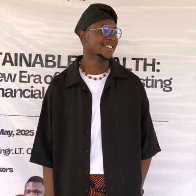 I am THE NEW!
Finance| Advisory| Strategy| Fashion.
Lead Editor @fashioncloneit || Deputy Director of Events @thefortawards