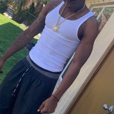 studloveeer's profile picture. content creator 📲 stud finder 👀 dark skin loverrr ❤️❤️ ‼️MA✈️FL. cashaddicttss 👻