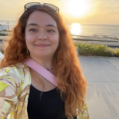 AdriAleAlarcon's profile picture. Feminista.Internacionalista.Periodista.Cinéfila.But I'm not Tony Hancock.W̶o̶o̶d̶y̶ ̶A̶l̶l̶e̶n̶ director favorito,mejor Agnès Varda