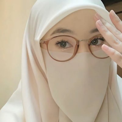 Semoga Allah melimpahkan kebahagian, ketenangan, dan rezeki yang melimpah untuk owner akun ini 🌼 Be kind 🌸 ayoo temenan ✨🦋