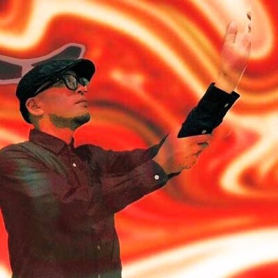 ハグレズのベース担当。最新のニヘイさん情報を発信するアカウント。ニヘラーのお前らに向けて発言してます。