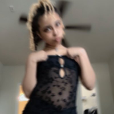 Your favorite brainrot streamer 💗 + a walking headphone warning | ttv rorokinz | Email : rorokinzgames@gmail.com