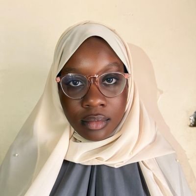 _HajarAbdul's profile picture. 💜 ;)