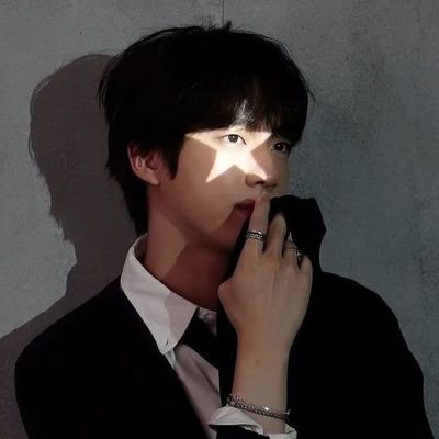 Just a boring french girl who is struggling with her english studies (and who loves Bangtan) | BTSpop |
🇫🇷🌈
{fr/eng} fan account