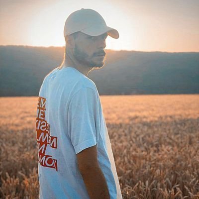 Bir İstanbul beyefendisi Ücretli Rt Ve İş Birliği İçin Dm 📩