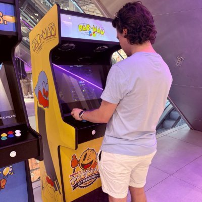 Qué miras bobo ? DDmentiel^^ 🇪🇸🇨🇭 #VforVictory #FaisMoiUnVie 🖖