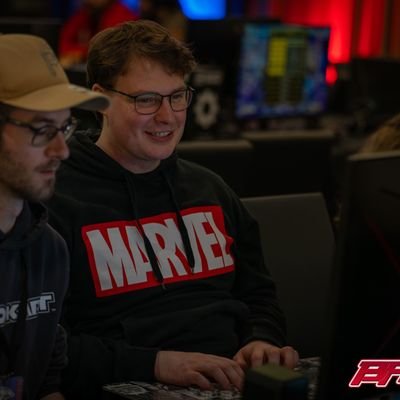 Melbourne's KI Guy, President of Frame Advantage.
Jams fighting games like hands into a can of Pringles.